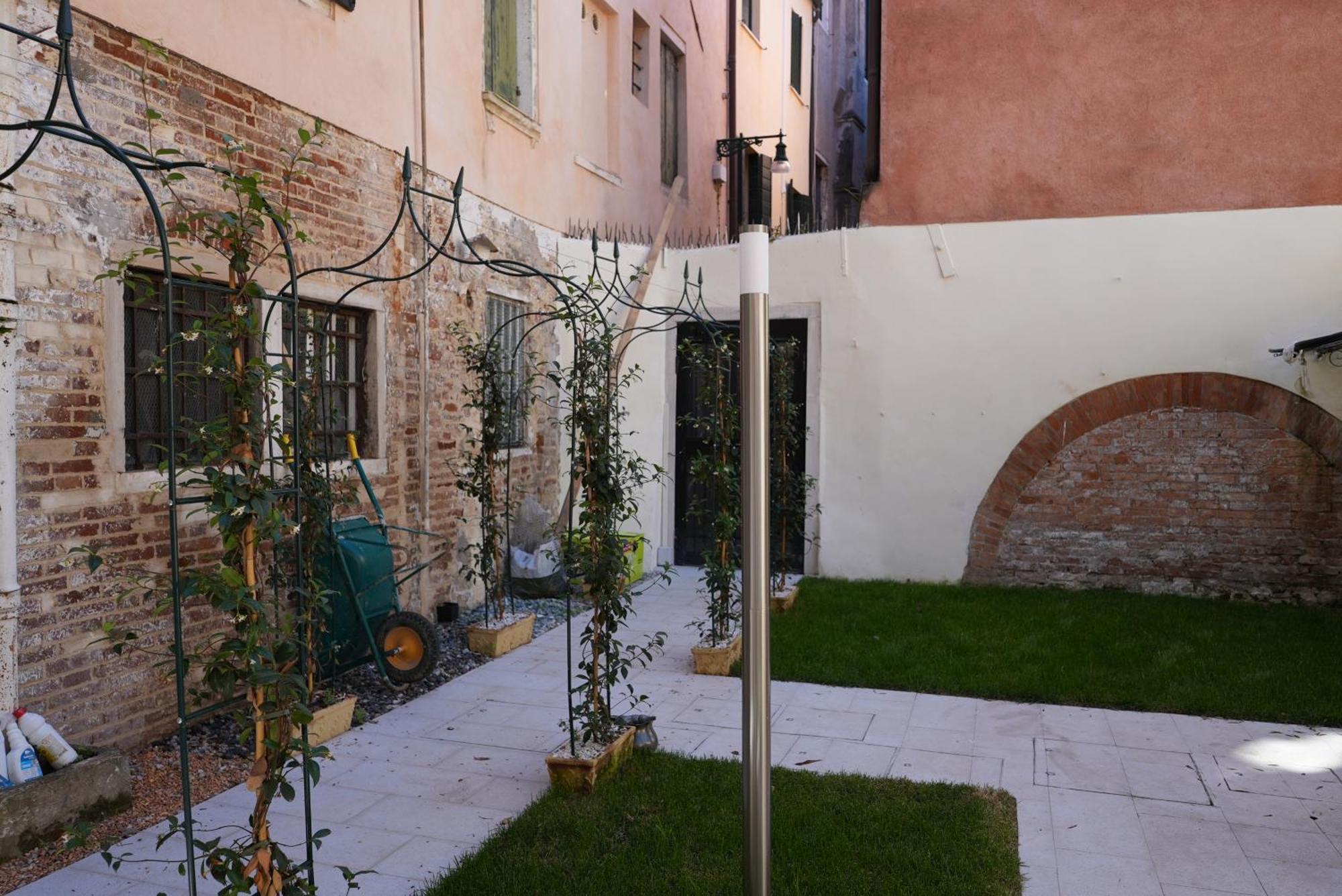 Qn Apartments Venice Luaran gambar