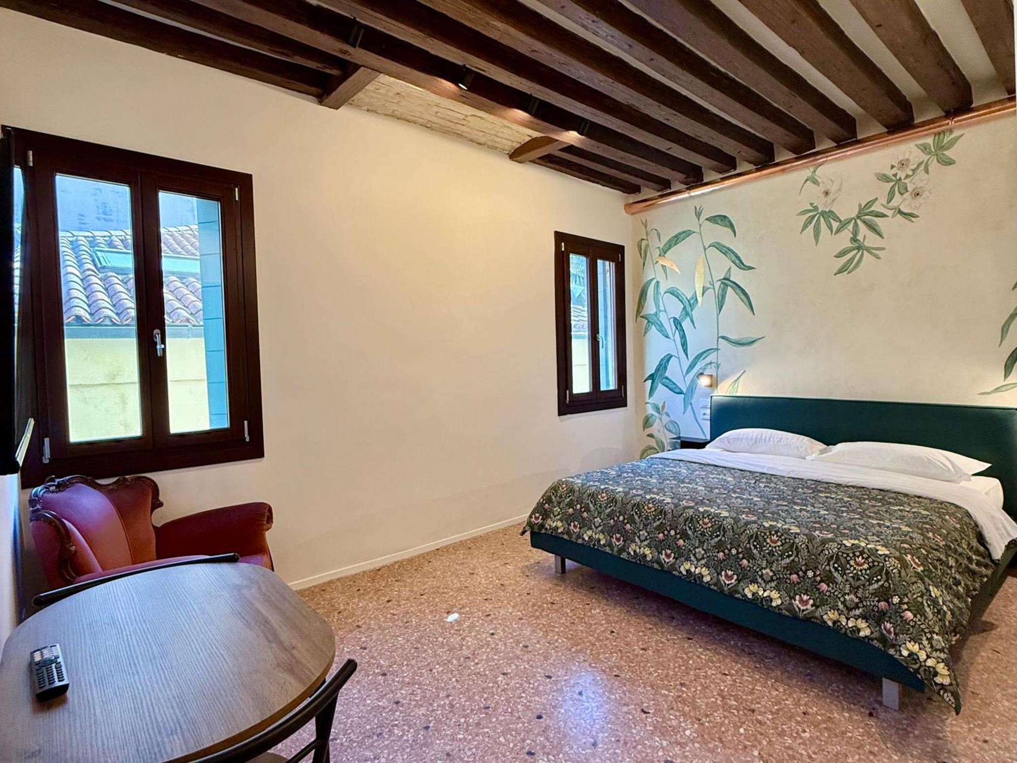 Qn Apartments Venice Luaran gambar