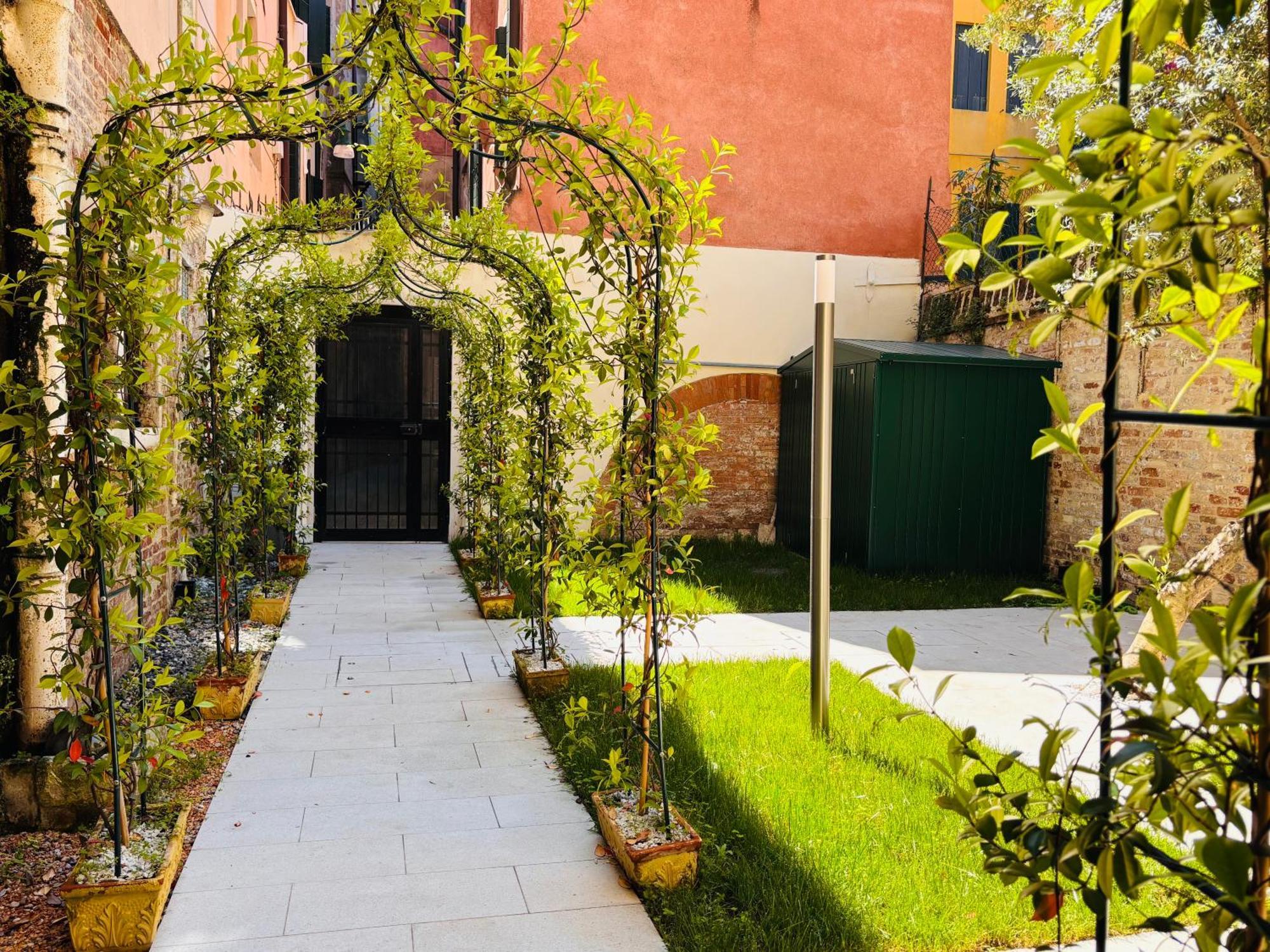 Qn Apartments Venice Luaran gambar